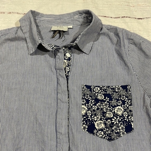 Anthropologie HD in Paris Striped Floral Pocket Detail Button Front Top - Picture 10 of 10